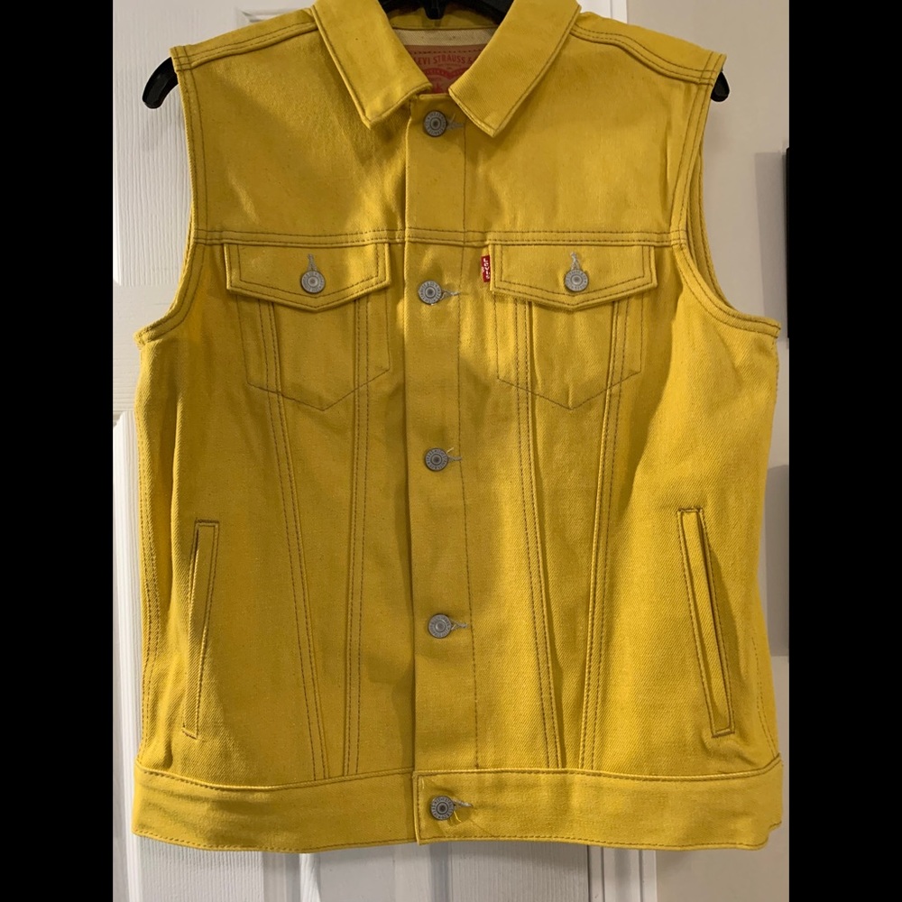 Levi Vest
